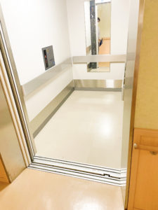 岩名長寿園のエレベーターの写真